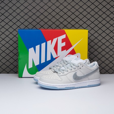 nike01/Nike_SB_Dunk_Low_White_Lobster__Friends_And_Family__FD8776-100_4rYB75bd1.jpg